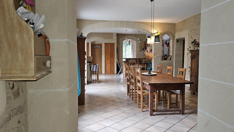 Maison - 600 m² - 20 pièces