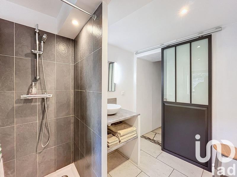 Maison - 220 m² - 8 pièces