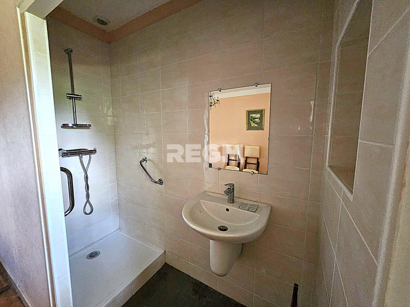 Propriété - 193 m² - 7 pièces