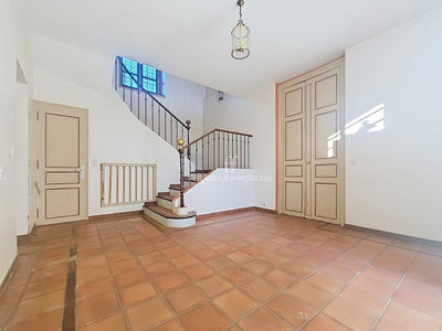 Maison - 363 m² - 12 pièces