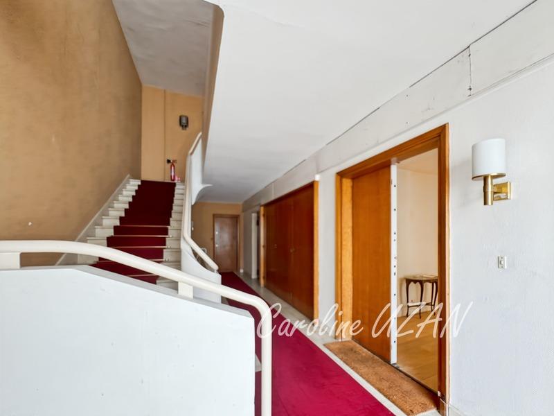 Appartement bourgeois - 174 m² - 6 pièces