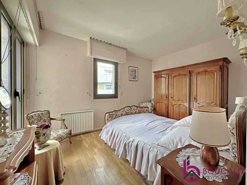 Appartement - 90 m² - 4 pièces