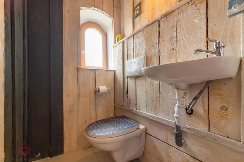 Propriété - 277 m² - 13 pièces