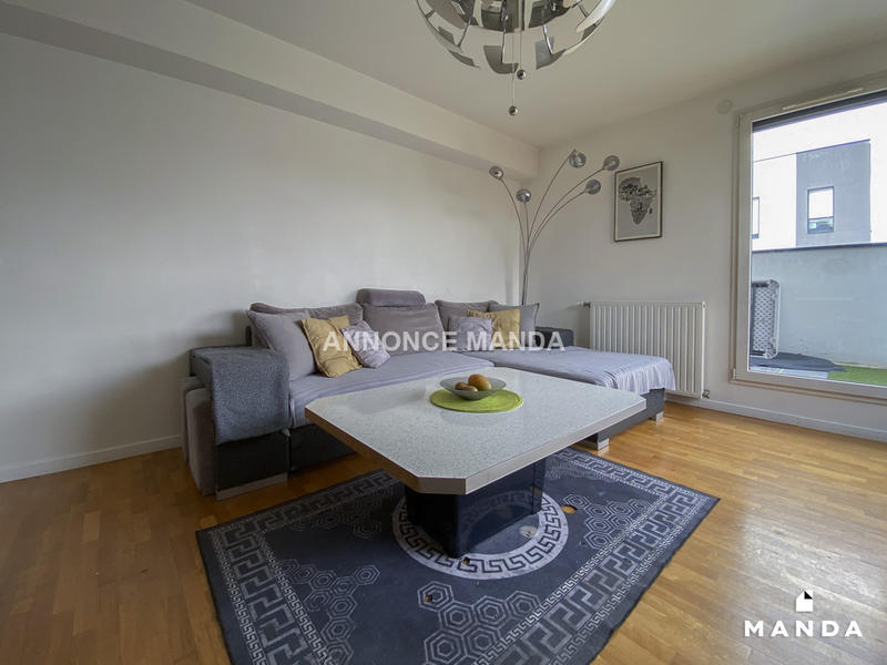 Chambre - 12 m² - 4 pièces