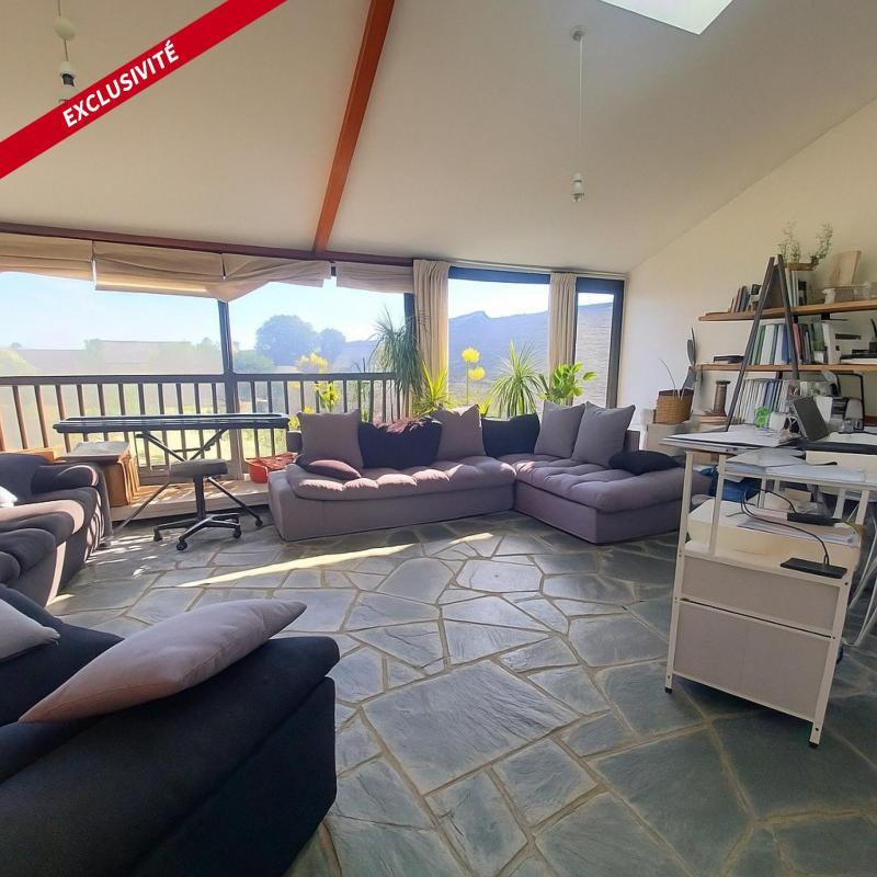 Maison - 205 m² - 7 pièces