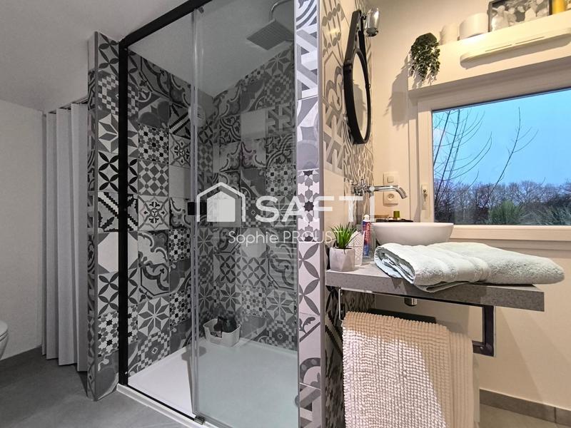 Maison - 250 m² - 8 pièces