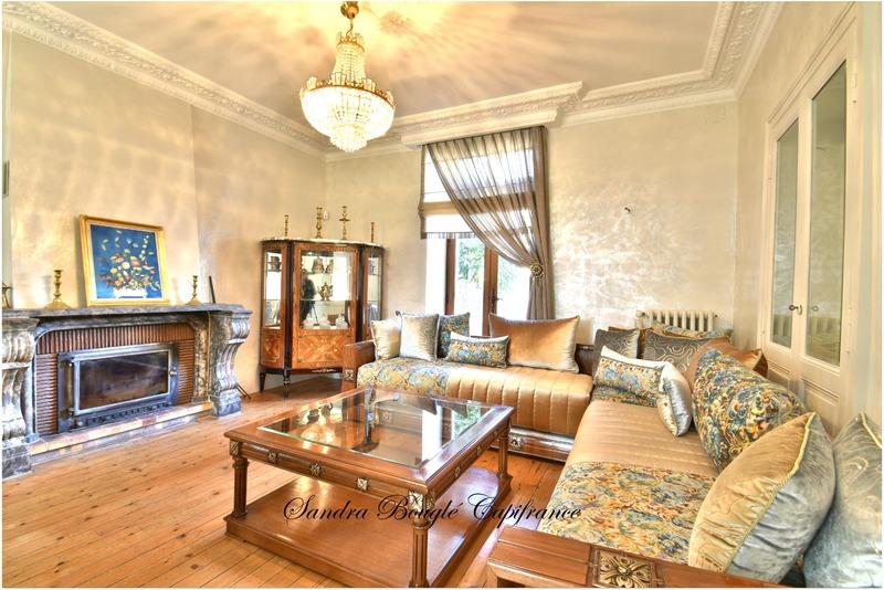 Maison de ville - 296 m² - 17 pièces