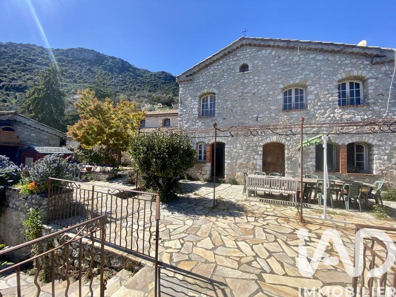 Maison - 315 m² - 7 pièces