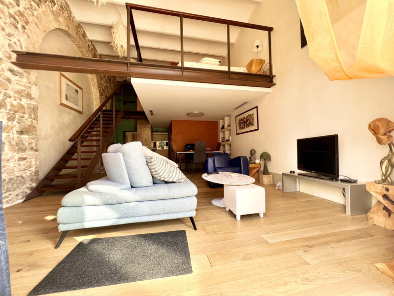 Loft - 83 m² - 3 pièces