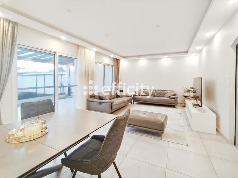 Pavillon - 110 m² - 5 pièces