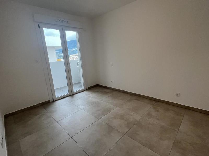 Appartement - 77 m² - 4 pièces