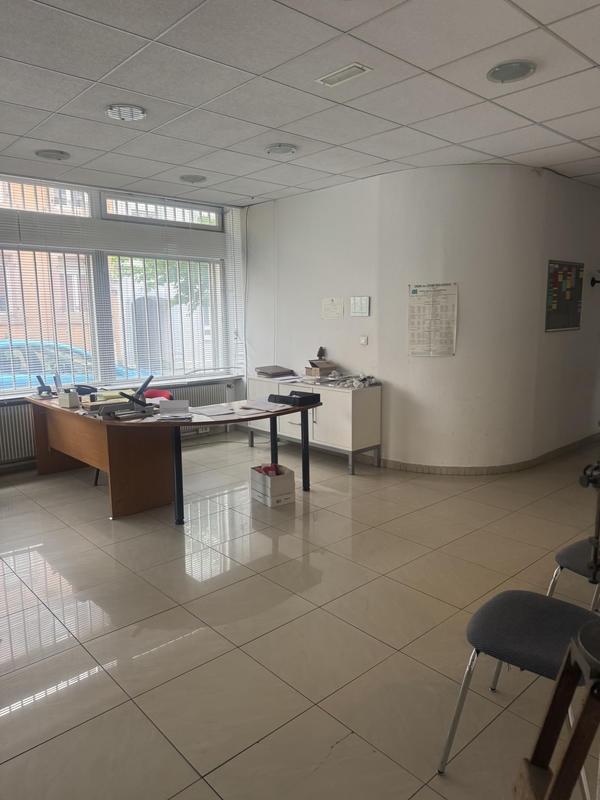 Local commercial - 238 m²