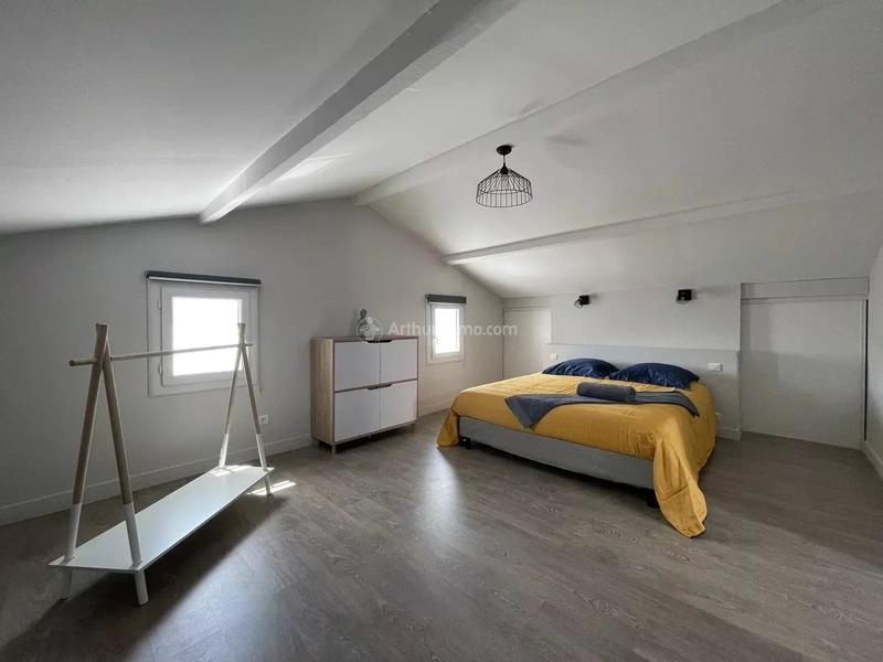 Maison - 310 m² - 11 pièces