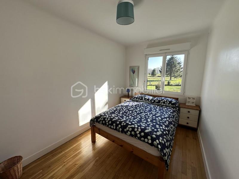 Maison traditionnelle - 235 m² - 11 pièces