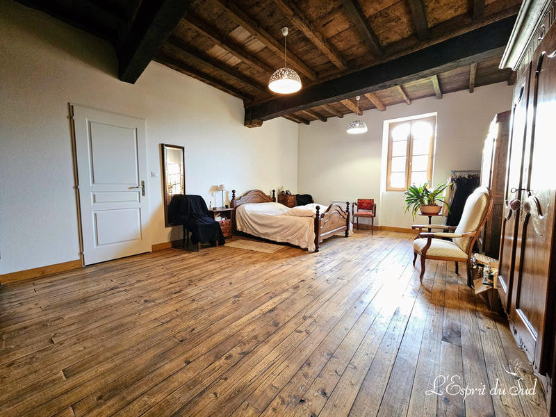 Maison - 184 m² - 8 pièces