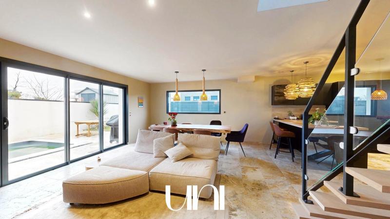 Maison - 150 m² - 5 pièces