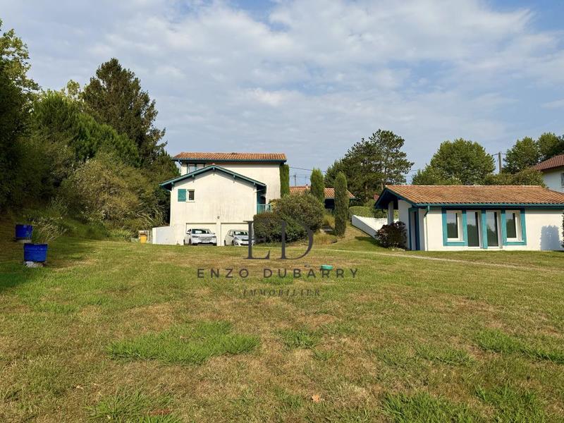 Maison - 170 m² - 6 pièces