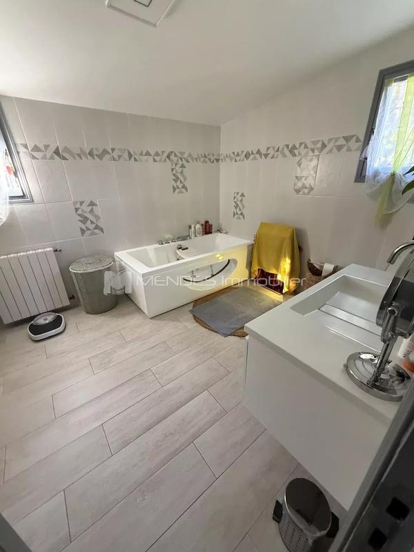 Maison - 151 m² - 4 pièces