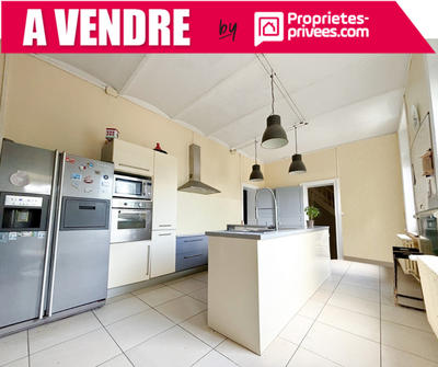 Maison - 230 m² - 8 pièces