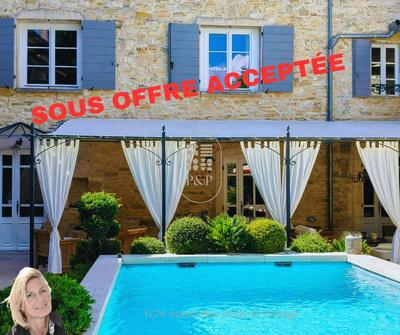 Mas - 431 m² - 10 pièces