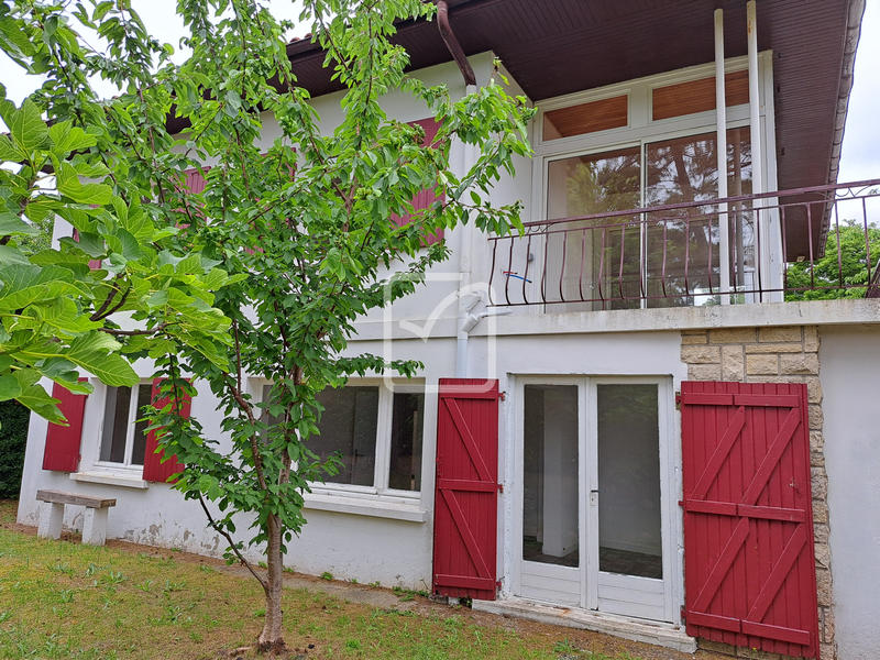 Maison - 280 m² - 9 pièces
