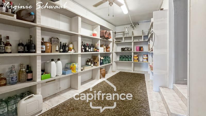 Maison - 219 m² - 8 pièces