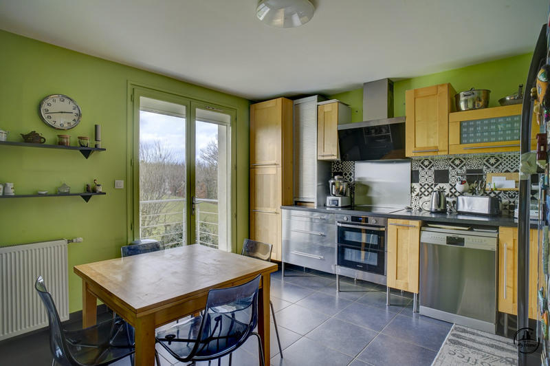 Maison - 230 m² - 8 pièces