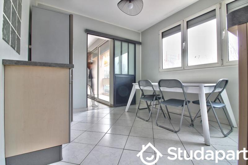 Chambre - 11 m² - 1 pièce