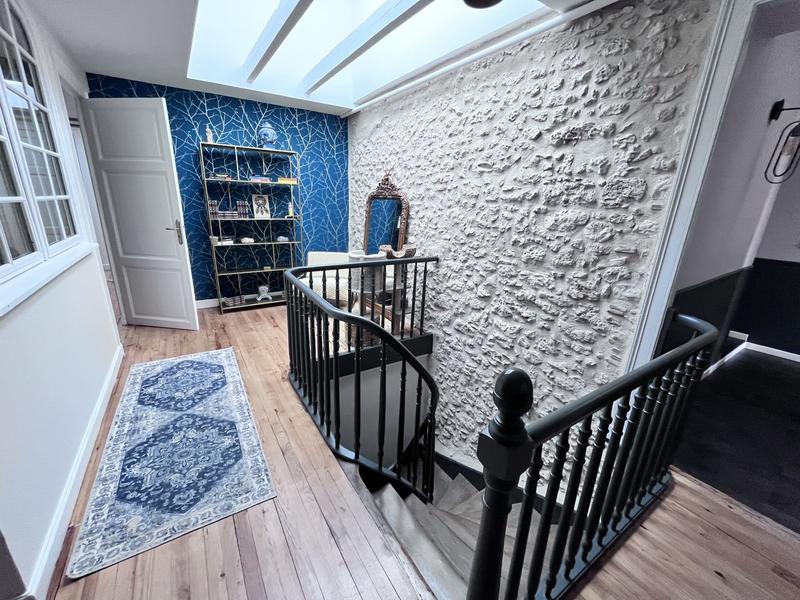 Maison traditionnelle - 530 m² - 16 pièces