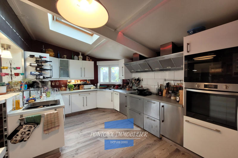 Maison - 121 m² - 6 pièces