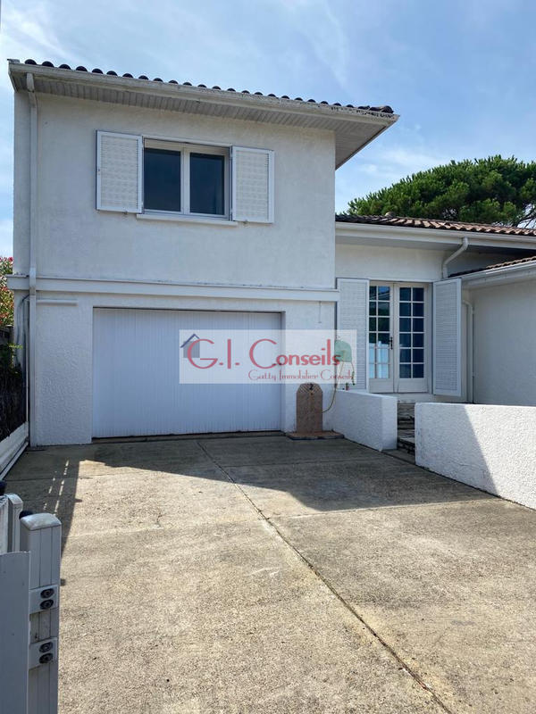 Maison - 132 m² - 9 pièces