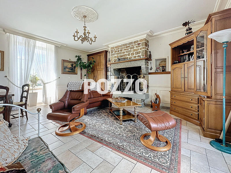 Maison - 185 m² - 8 pièces