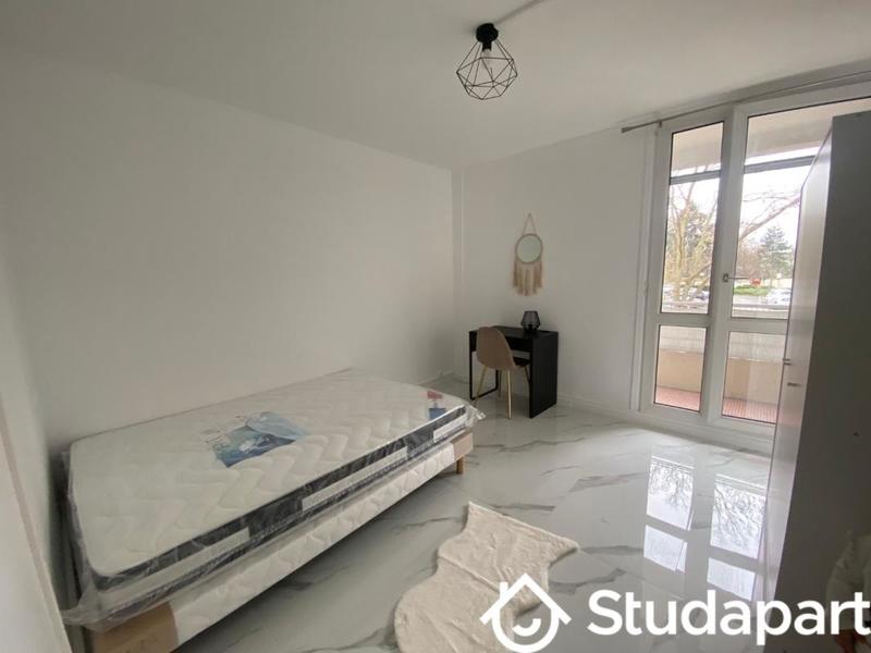 Chambre - 10 m² - 1 pièce