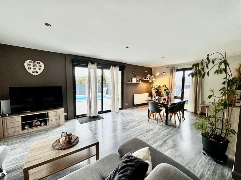 Maison - 96 m² - 5 pièces