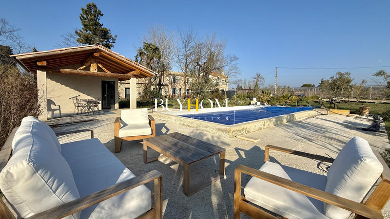 Mas - 380 m² - 12 pièces