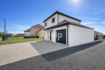 Maison - 96 m² - 4 pièces