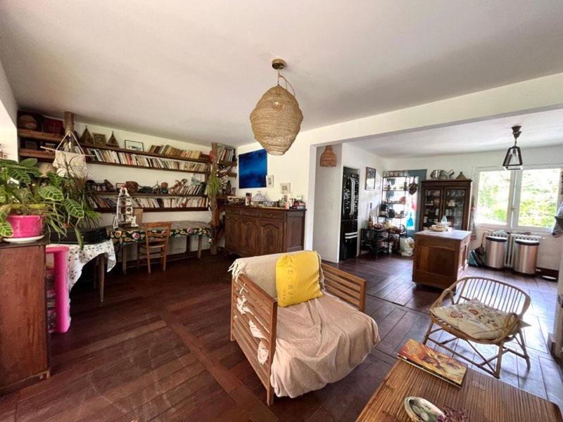 Maison - 170 m² - 9 pièces