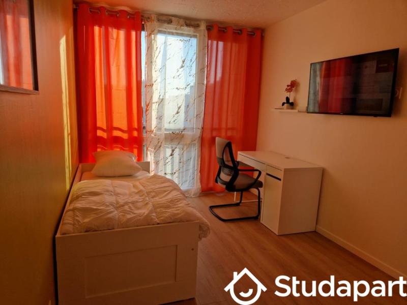 Chambre - 9 m² - 1 pièce