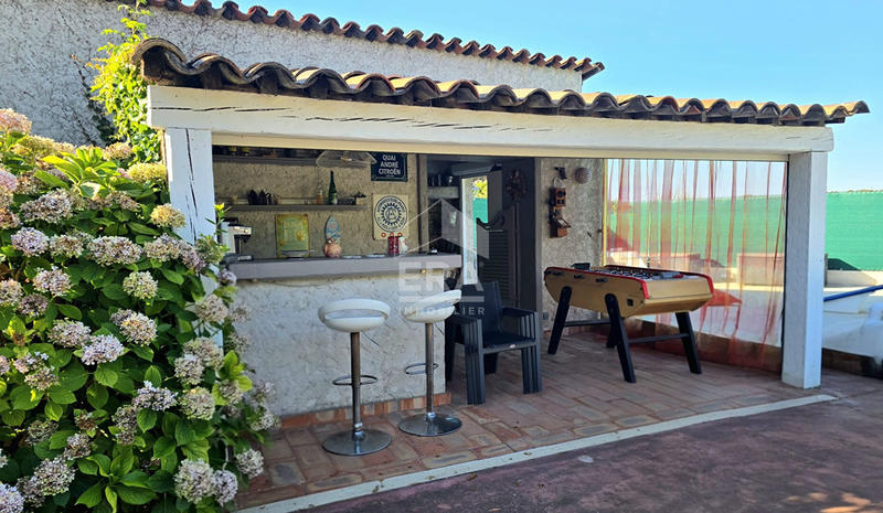 Villa - 300 m² - 10 pièces