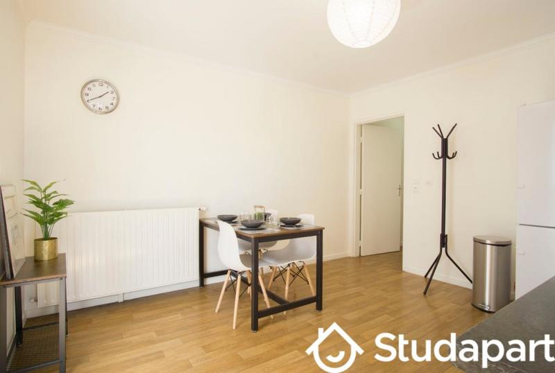 Chambre - 13 m² - 1 pièce