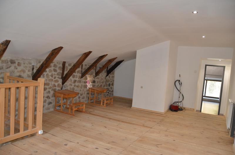 Maison en pierre - 212 m² - 6 pièces