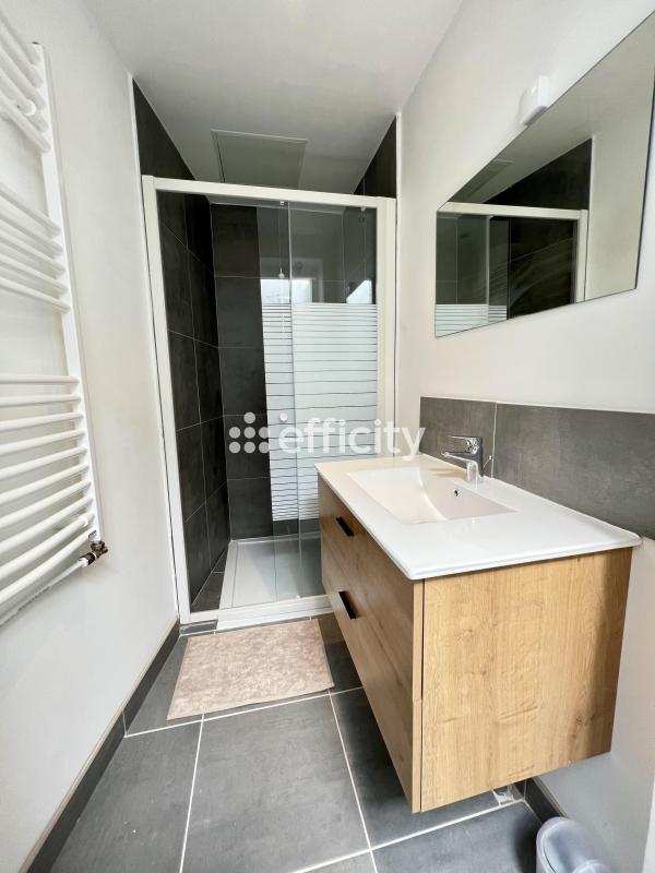 Immeuble - 109 m² - 6 pièces