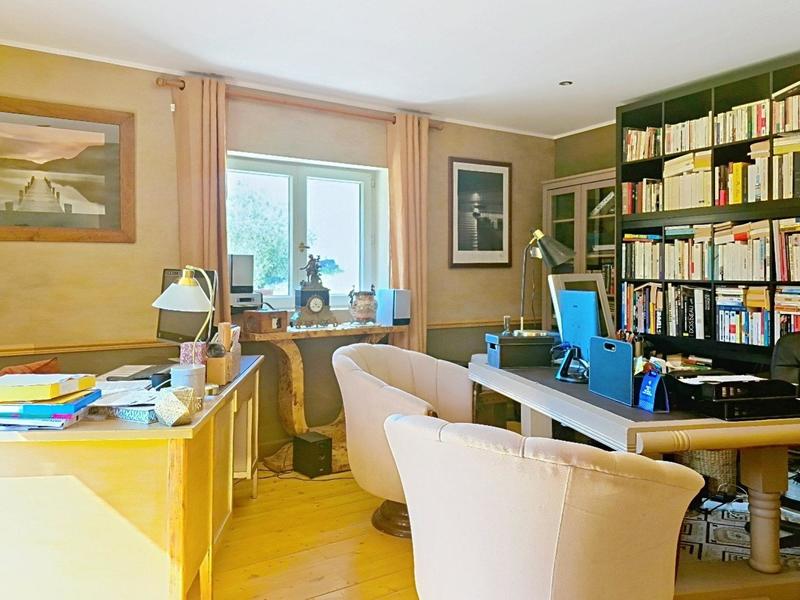 Maison - 467 m² - 13 pièces