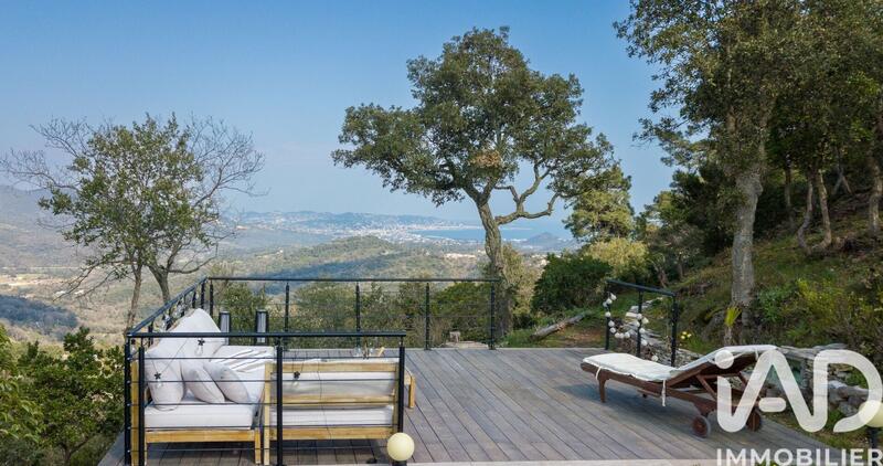 Maison - 250 m² - 8 pièces