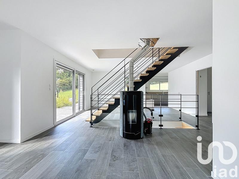 Maison - 168 m² - 8 pièces