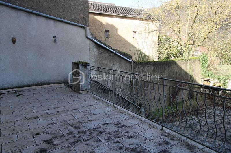 Demeure - 130 m² - 8 pièces