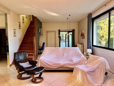 Maison traditionnelle - 220 m² - 6 pièces