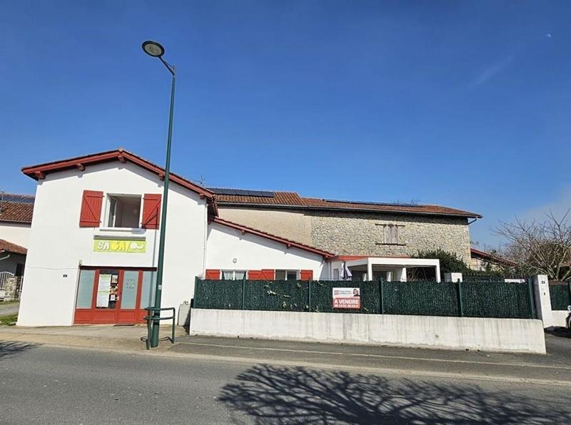 Maison - 99 m² - 4 pièces