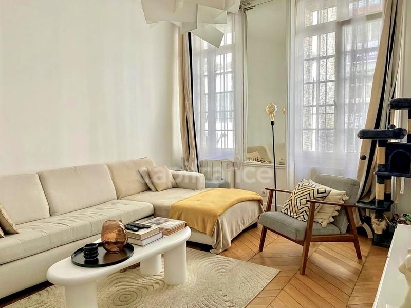 Appartement bourgeois - 71 m² - 3 pièces