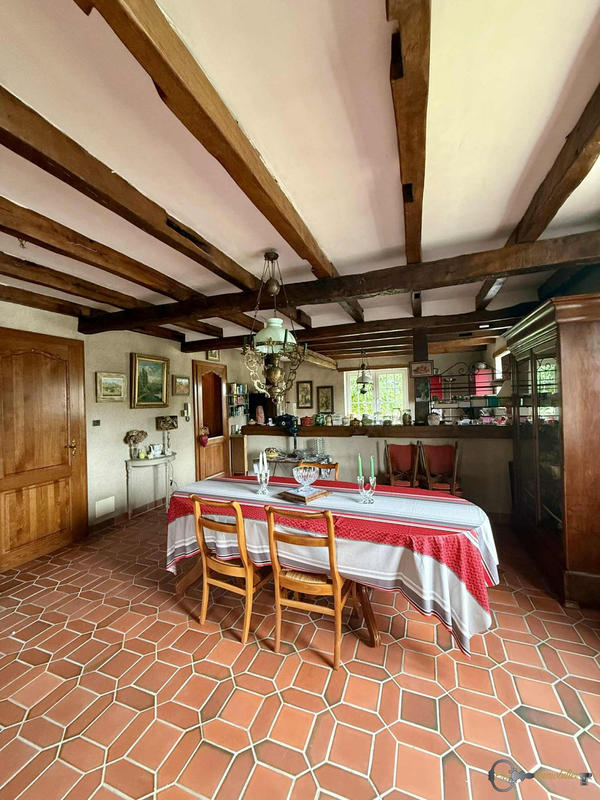 Maison - 261 m² - 10 pièces